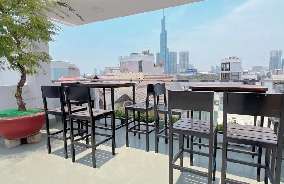 In Thao Dien - Kitchen & Large Balcony Apartment Ho Chi Minh City