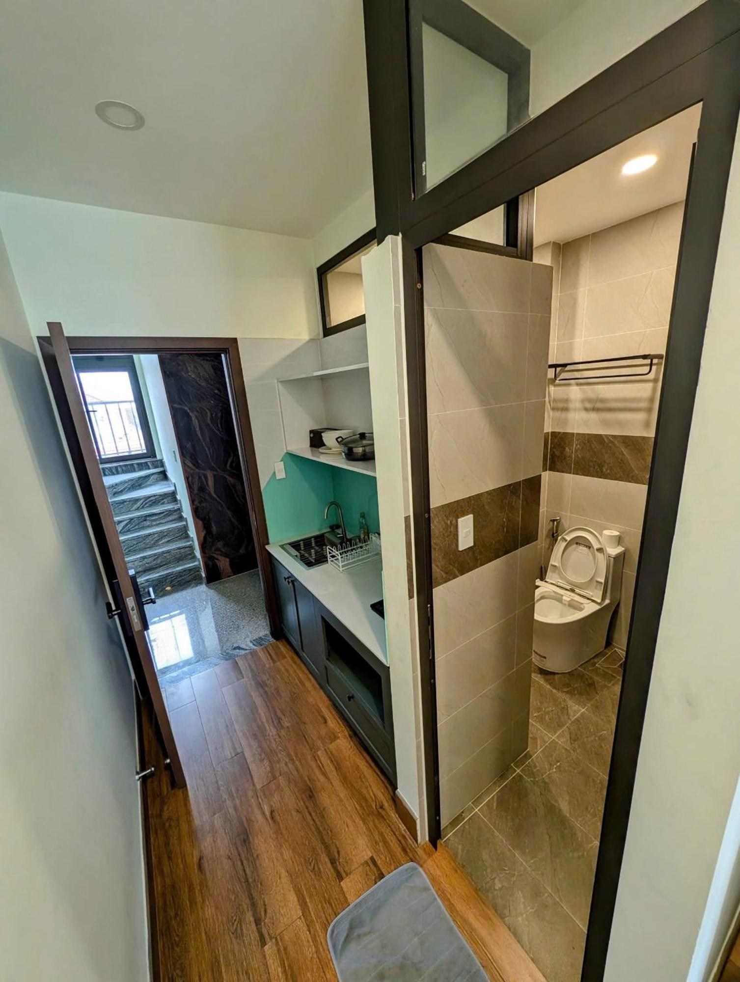 In Thao Dien - Kitchen & Large Balcony Apartment